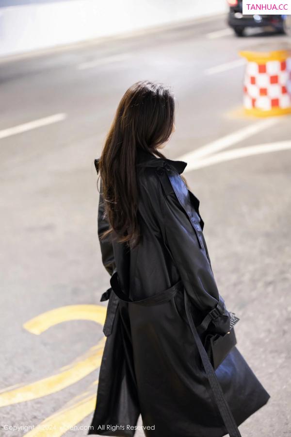 王馨瑶  [XiuRen]高清写真图 2024.02.29 No.8158 王馨瑶yanni 黑丝美腿第13张图片